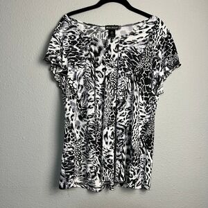Made in Heaven Womens Plus Size XL Black White Animal Print Tunic Top Shirt